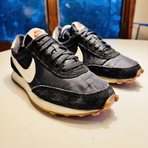 Nike Daybreak Waffle Trainers Womens‎ Size 7.5 Black White Shoes Retro Classic - Picture 3 of 8